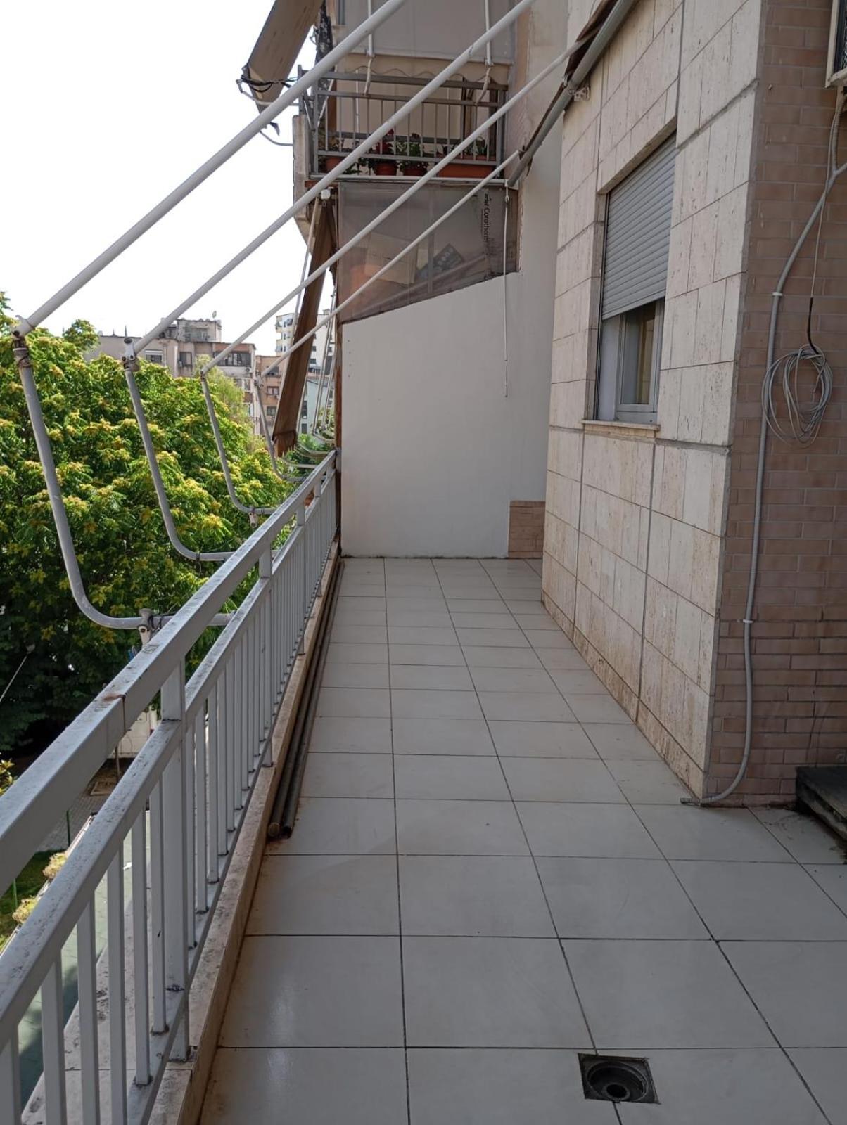 Royal Hostel Tirana Exterior foto